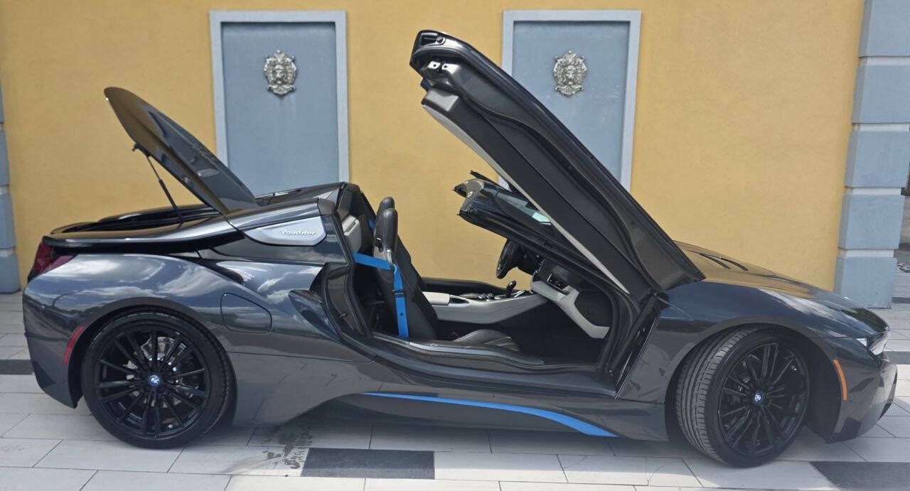 Used 2019 BMW i8 Roadster AWD/4WD image 44