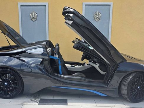 Used 2019 BMW i8 Roadster AWD/4WD image 44