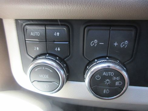 New 2026 GMC Yukon Denali w/ Denali Reserve Package AWD/4WD image 17