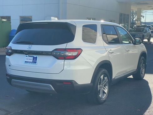 Certified 2025 Honda Pilot EX-L image 6