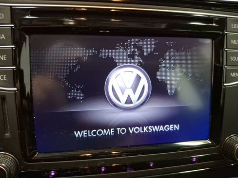 Used 2017 Volkswagen Passat 1.8T SE FWD image 22
