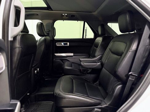 Used 2021 Ford Explorer Limited w/ Equipment Group 301A image 17
