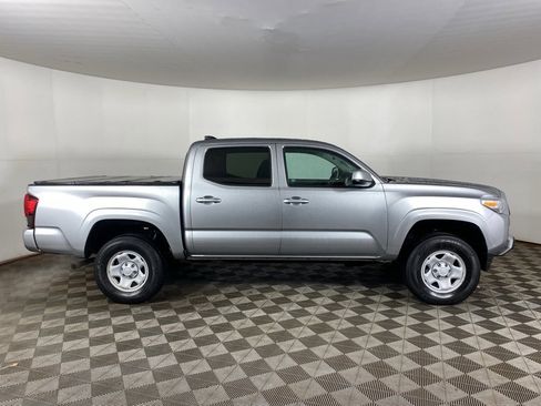 Used 2022 Toyota Tacoma SR image 4