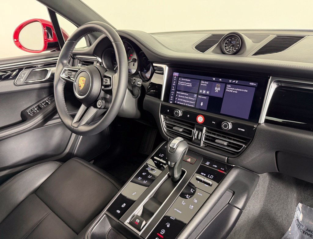 Certified 2024 Porsche Macan S AWD/4WD image 7