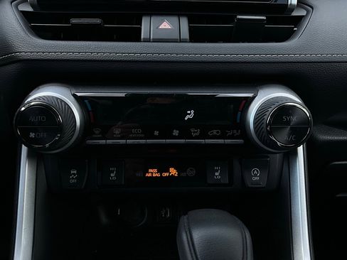 Used 2025 Toyota RAV4 XLE image 27