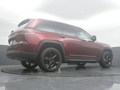 Used 2024 Jeep Grand Cherokee Altitude AWD/4WD image 54