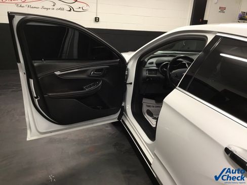 Used 2016 Chevrolet Impala LT w/ Convenience Package image 20
