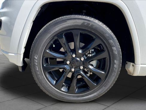 Used 2020 Jeep Grand Cherokee Altitude image 11