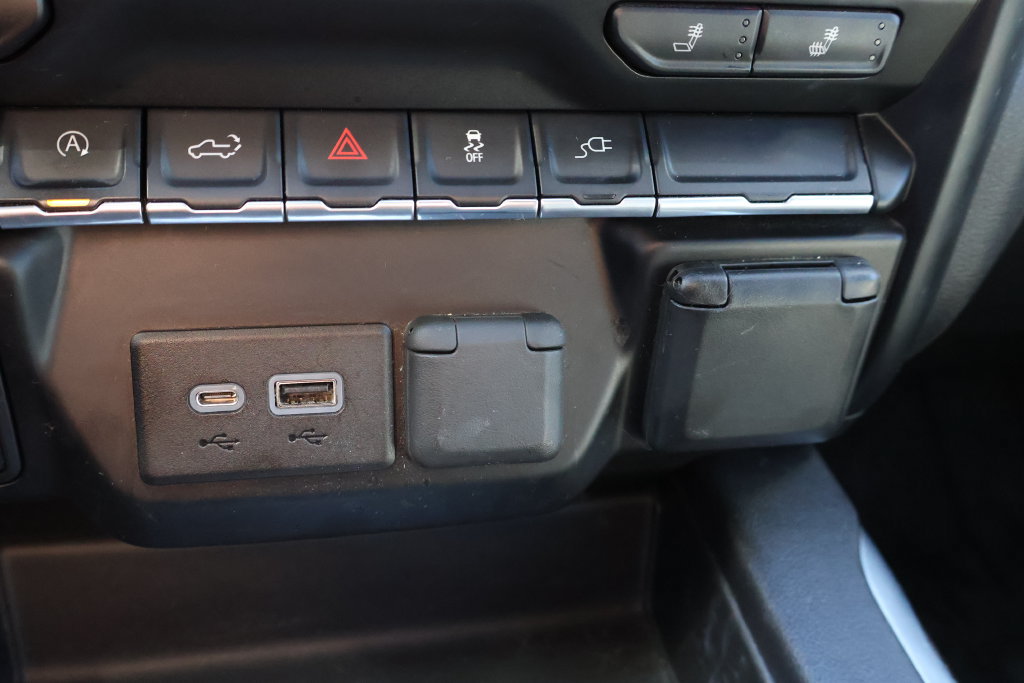 Used 2019 Chevrolet Silverado 1500 LT Trail Boss AWD/4WD image 30