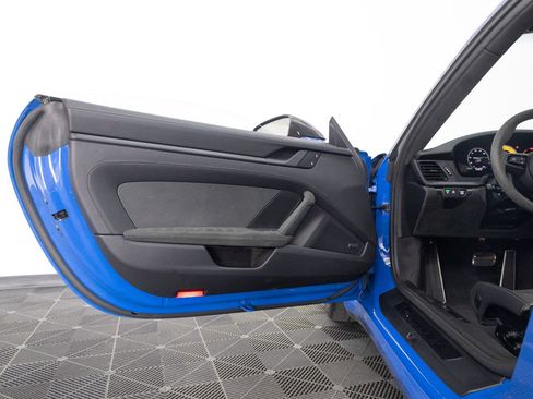 Certified 2025 Porsche 911 Carrera GTS RWD image 17