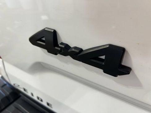Used 2021 Toyota Tundra 4x4 CrewMax image 31