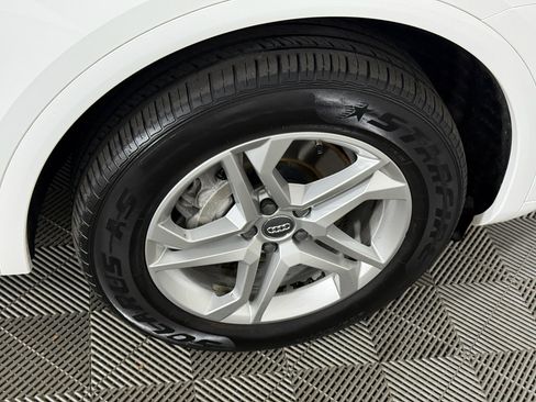 Used 2018 Audi Q5 Premium w/ Convenience Package image 12