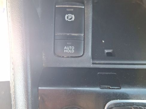 Used 2022 Nissan Kicks SV image 18