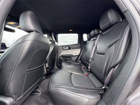 Used 2023 Jeep Compass Limited image 18