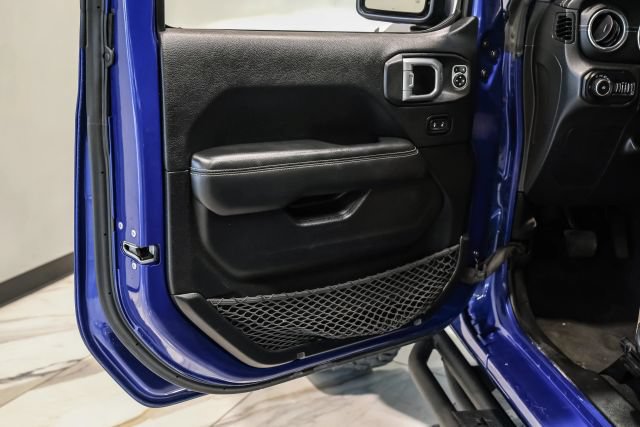 Used 2019 Jeep Wrangler Unlimited Sahara AWD/4WD image 38