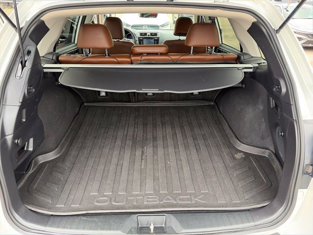 Used 2017 Subaru Outback 2.5i Touring AWD/4WD image 15