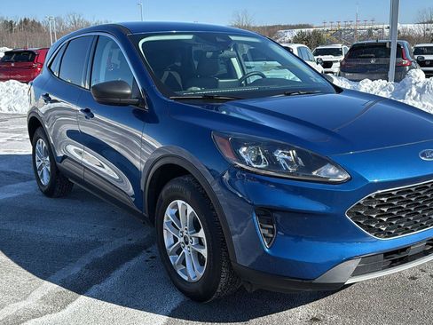 Used 2022 Ford Escape SE image 1