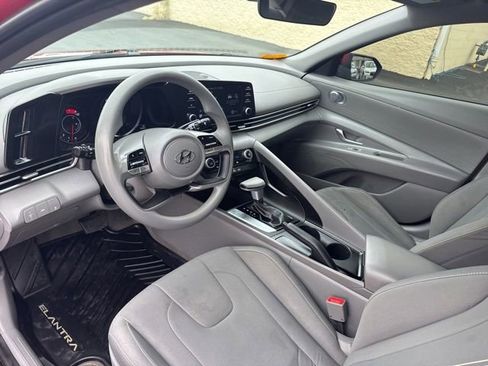 Used 2023 Hyundai Elantra SEL w/ Cargo Package FWD image 11