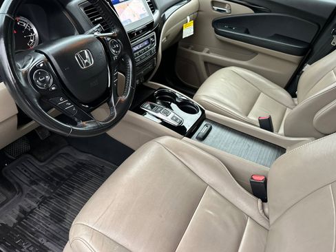 Used 2017 Honda Pilot Touring image 9