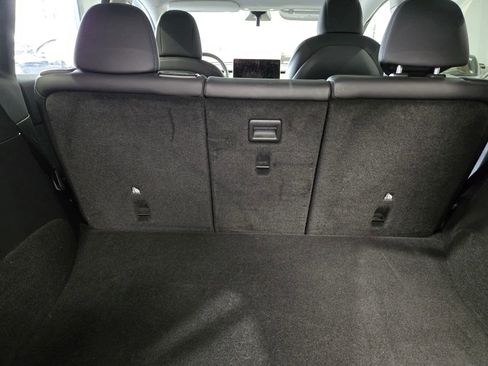 Used 2021 Tesla Model Y 2WD image 10