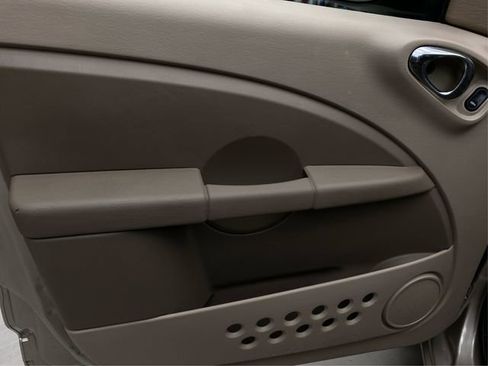 Used 2006 Chrysler PT Cruiser Touring image 25