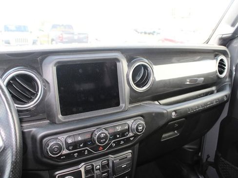 Used 2022 Jeep Wrangler Unlimited Rubicon w/ Xtreme Recon 35" Tire Package image 19