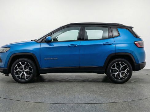 Used 2025 Jeep Compass Limited AWD/4WD image 5