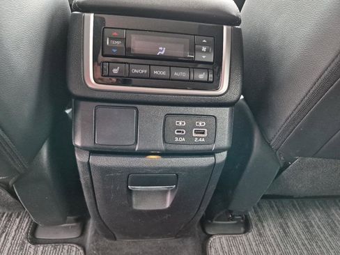 Used 2023 Subaru Ascent Limited w/ Technology Package AWD/4WD image 15