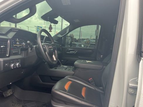 Used 2024 GMC Sierra 2500 AT4 w/ AT4 Premium Plus Package image 14