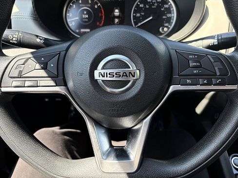 Used 2020 Nissan Versa SV FWD image 19