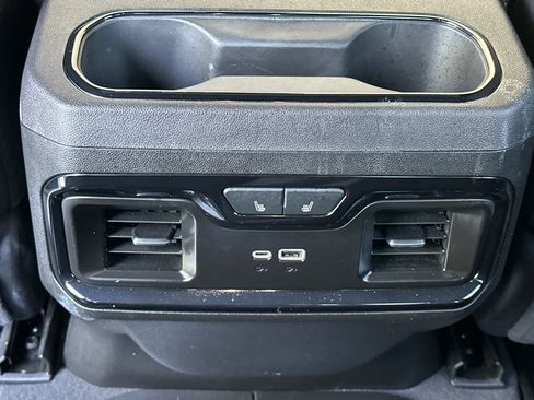 Used 2024 GMC Sierra 1500 AT4 w/ Technology Package AWD/4WD image 14