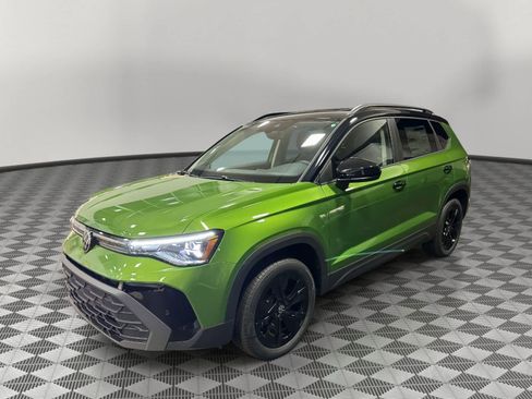 New 2026 Volkswagen Taos SE image 7