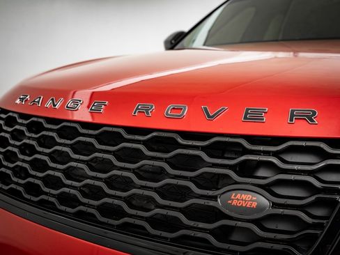 Used 2022 Land Rover Range Rover Velar R-Dynamic S image 3