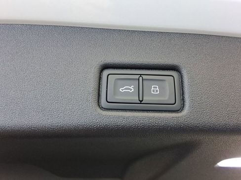 New 2025 Audi Q5 Prestige image 21