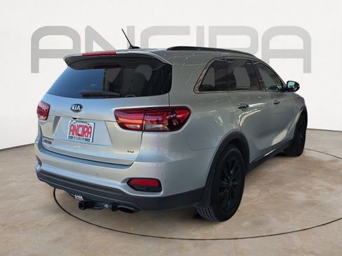 Used 2019 Kia Sorento S image 8