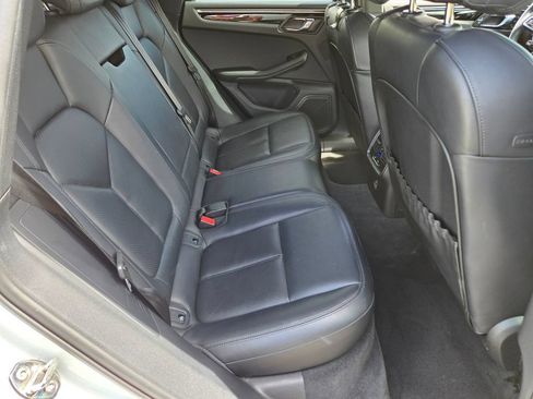 Used 2024 Porsche Macan AWD/4WD image 12