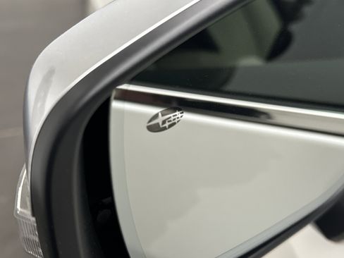 Used 2023 Subaru Ascent Limited w/ Technology Package AWD/4WD image 5