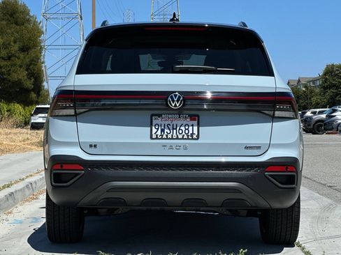 Certified 2026 Volkswagen Taos SE AWD/4WD image 5