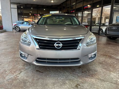 Used 2014 Nissan Altima 3.5 SL image 2