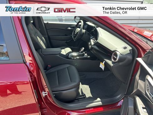 New 2025 Chevrolet Trax RS image 24