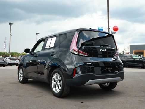Used 2024 Kia Soul LX w/ Option Group 015 FWD image 8