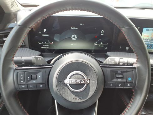 Used 2025 Nissan Kicks SR FWD image 23
