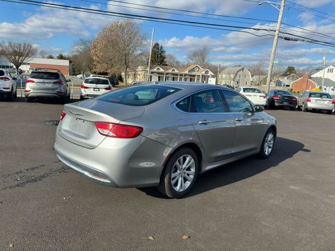 Used 2015 Chrysler 200 Limited w/ Convenience Group image 6