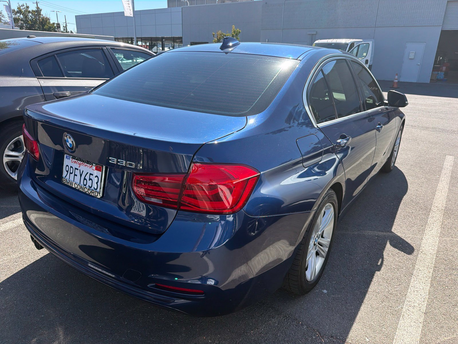 Used 2018 BMW 330i Sedan RWD image 3