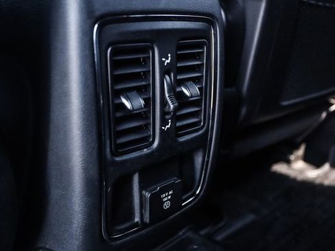 Used 2019 Jeep Grand Cherokee Altitude AWD/4WD image 51