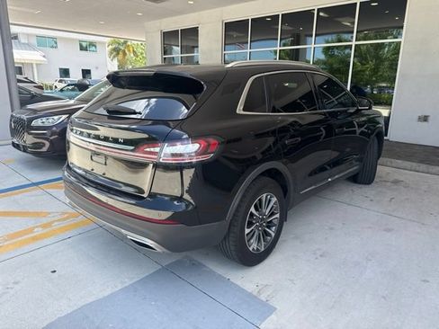 Used 2023 Lincoln Nautilus AWD w/ Premium Package image 3