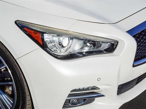 Used 2016 INFINITI Q50 Hybrid w/ Technology Package image 10