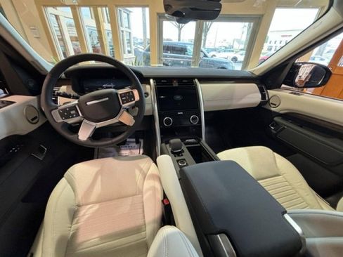 Certified 2024 Land Rover Discovery S image 22