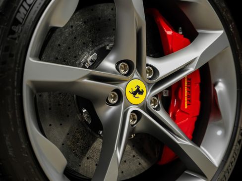 Used 2022 Ferrari SF90 Stradale image 6