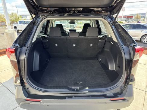 Used 2025 Toyota RAV4 LE AWD/4WD image 6